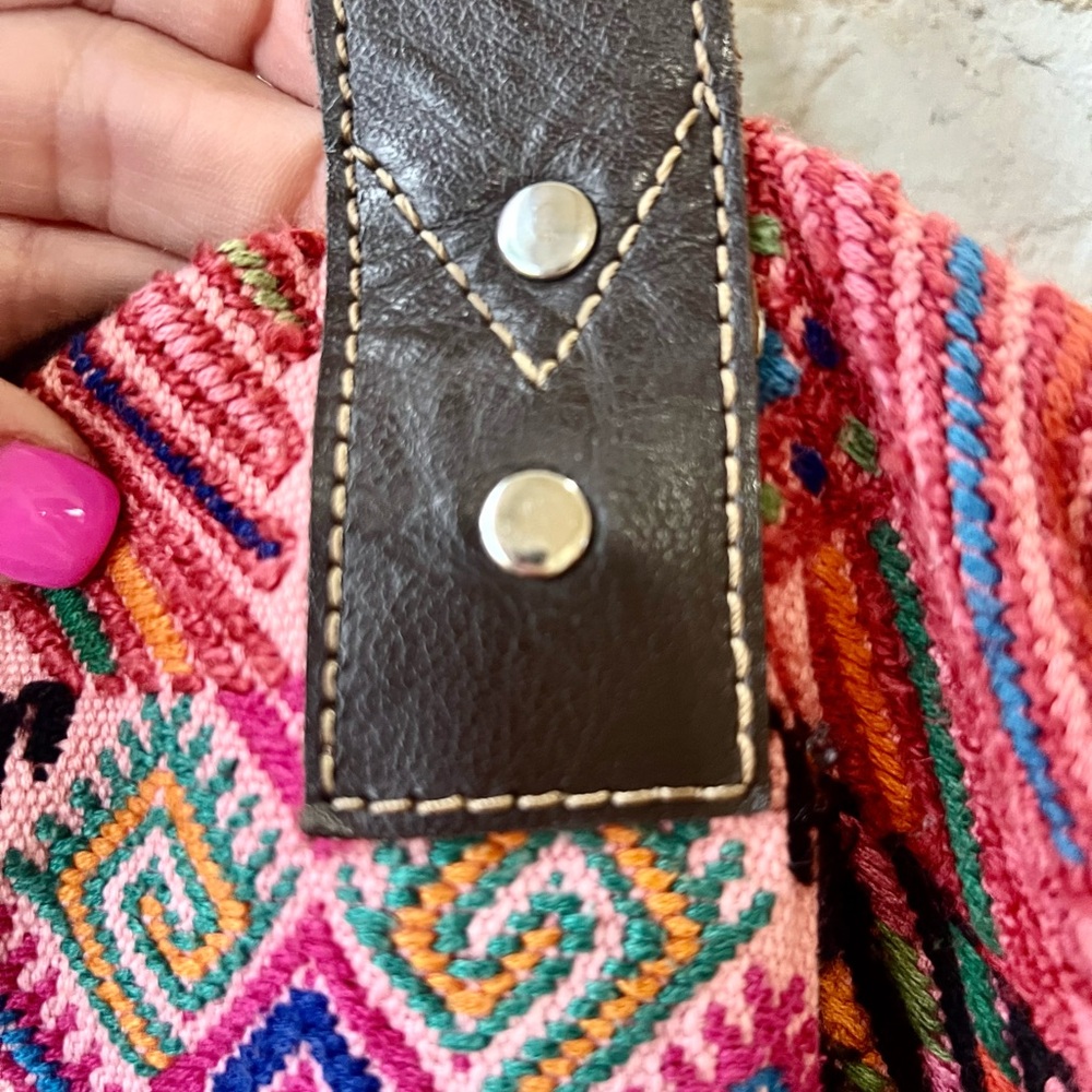Gorgeous Nena & Co Colorfully Embroidered and Leather Purse/Bag. - Picture 8 of 11